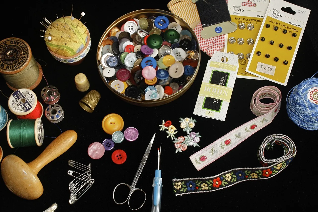 sewing, buttons, sew, thread, needlework, handmade, needle, scissors, craft, dressmaking, pin, thimble, sewing, sewing, sewing, sewing, sewing, handmade. Planning a clothing repair before the scissors come out: four checks