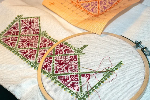 embroidery, needlework, sewing, ornament, pattern, craft, needle, hobby, enthusiasm, a thread, the hoop, cross stitch, manual labor, seamstress, sew, material. Needles, hoops and thread for visible mending, compared by type not brand